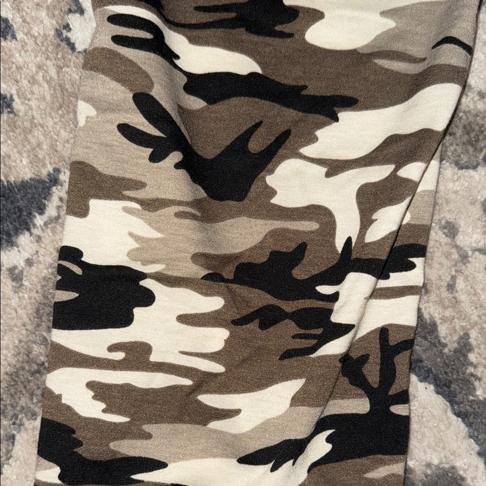 SHEIN Kids Camouflage Pants - Black, Brown, Cream - Picture 3 of 4